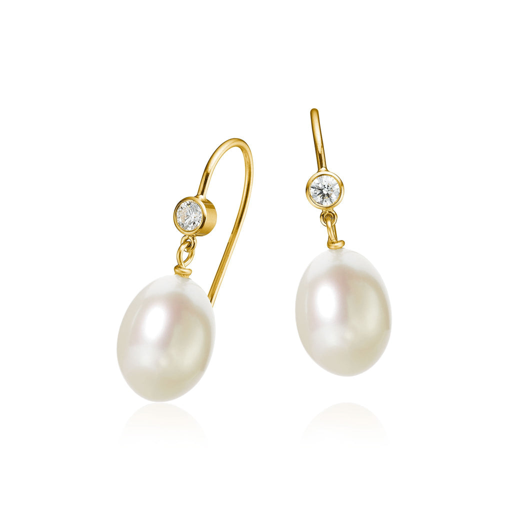 Twinkle Diamond Pearl øreringe. Guld 18 K med ferskvandsperler og brillantslebne diamanter. Dulong Fine Jewelry