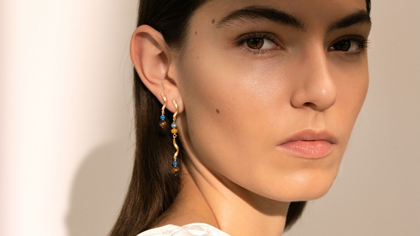 Øreringe med ædelsten