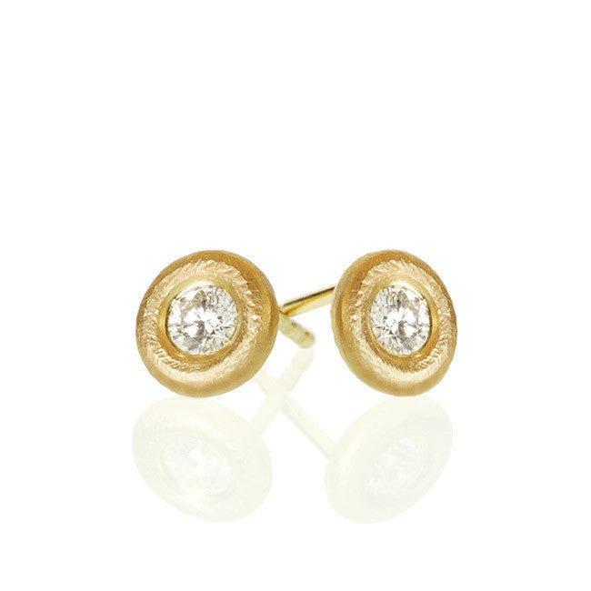 Glory ørestikker. Stor, guld 18 K med to brillanter. Dulong Fine Jewelry