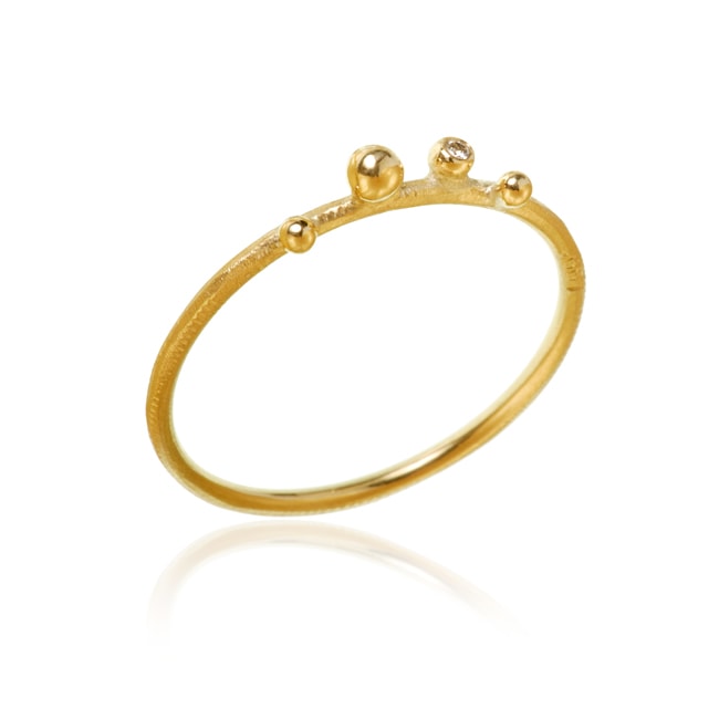 Delphis ring, style 5. Guld 18 K med en brillant. Dulong Fine Jewelry