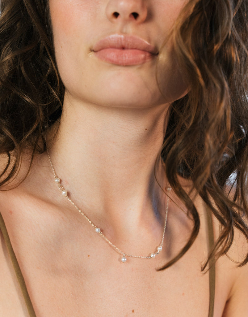 Piccolo Marina halskæde. Sølv med ferskvandsperler. Dulong Fine Jewelry