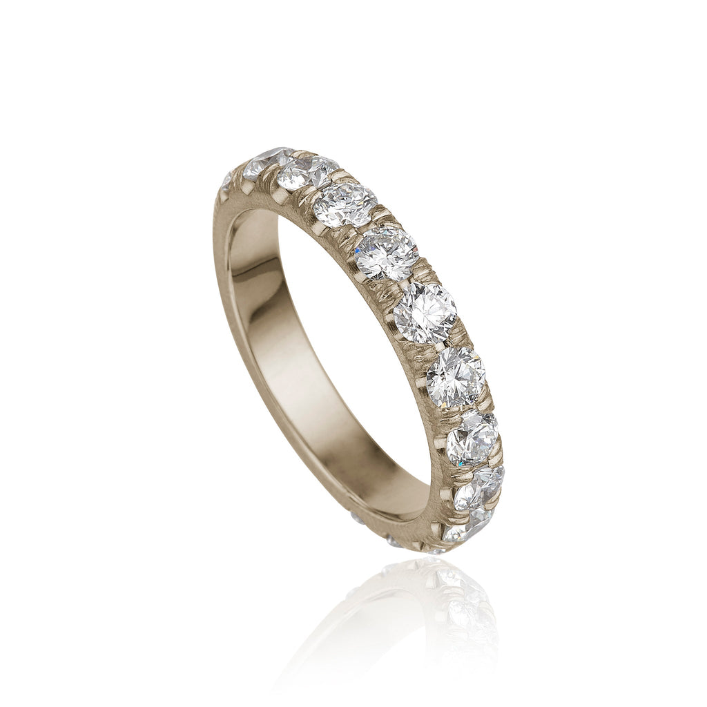 Eternity ring. Hvidguld 18 K med 12 brillanter. Dulong Fine Jewelry