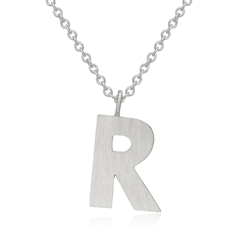 Letter R halskæde. Bogstavvedhæng i sølv på Stream 50 sølvkæde. Dulong Fine Jewelry