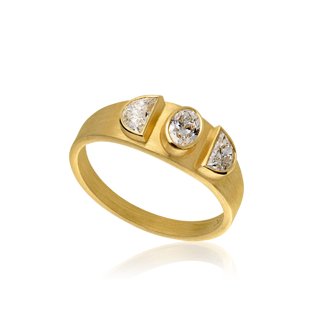 Luna ring. Guld 18 K med brillanter. Dulong Fine Jewelry