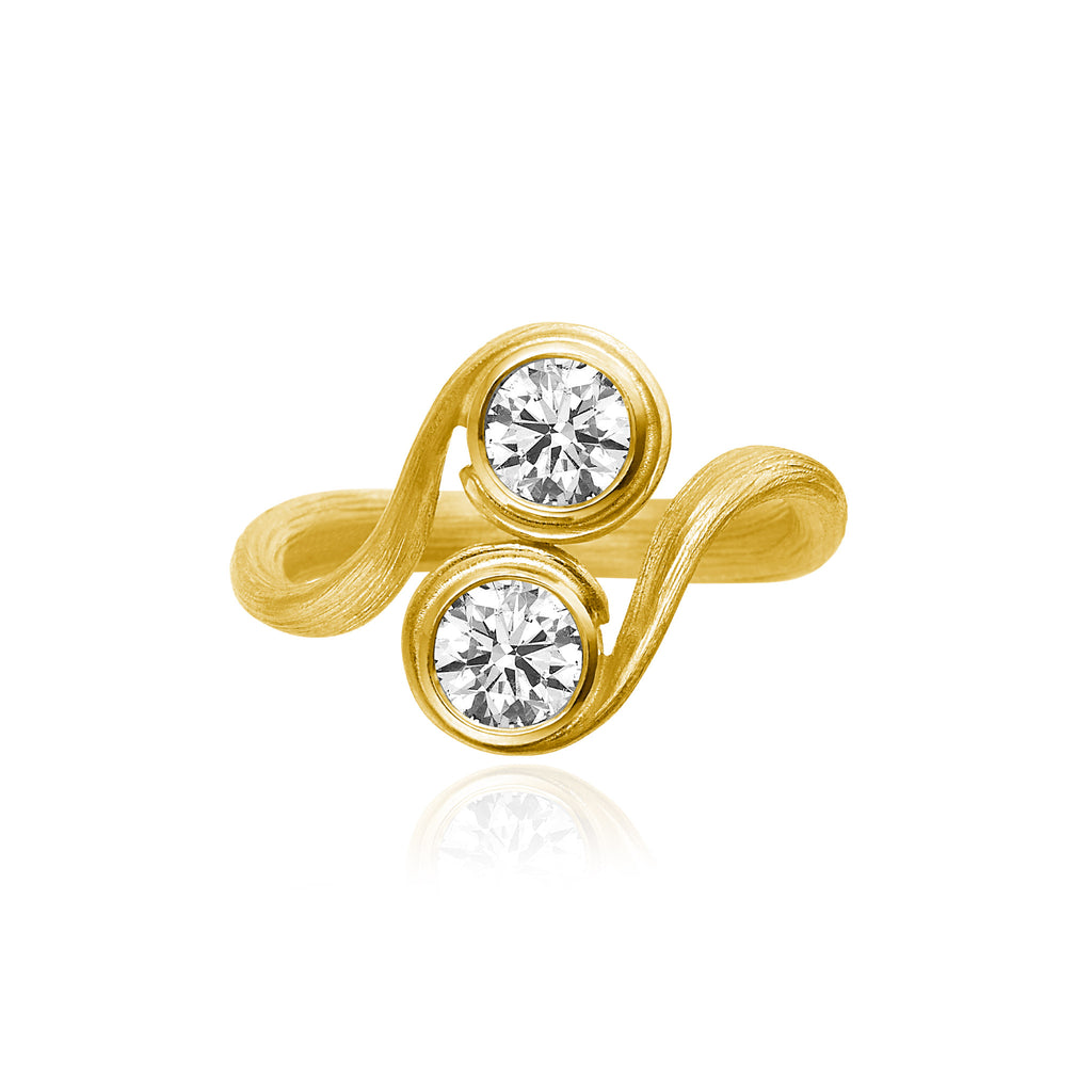 Vega Duo Diamond ring. Guld 18 K med 2 brillanter. I alt 0,80 ct.